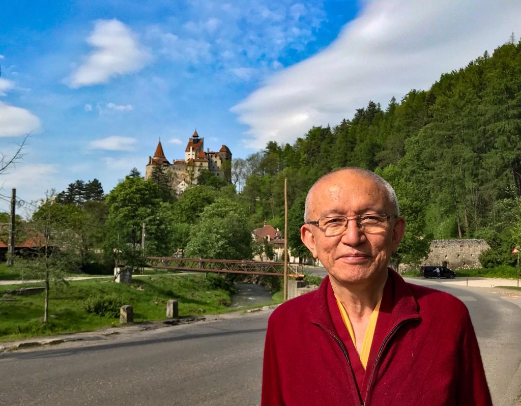 AceastÄ imagine are atributul alt gol; numele fiÈierului este Rinpoche-la-Castelul-Bran-1024x798.jpg